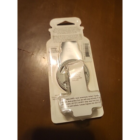 Yankee Candle Smart Scent Vent Clip Car & Home Air Freshener, Clean Cotton Scent - Picture 4 of 8